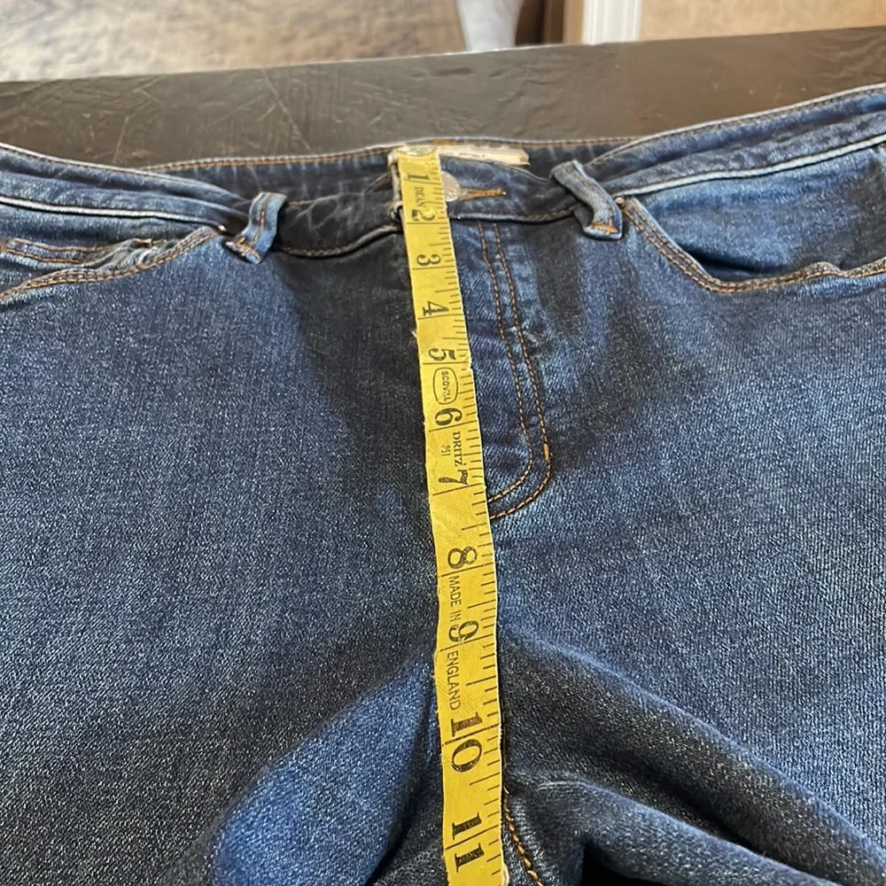 Free People High Waisted Buttonfly Skinny Jeans Size 30.